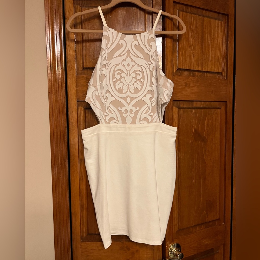 Bebe White and Cream Sleeveless Dress